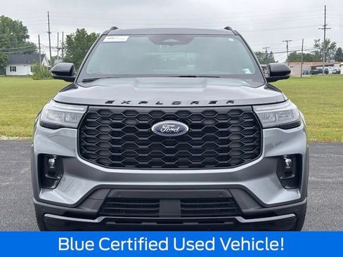 Certified 2025 Ford Explorer ST-Line w/ Premium Package AWD/4WD image 3