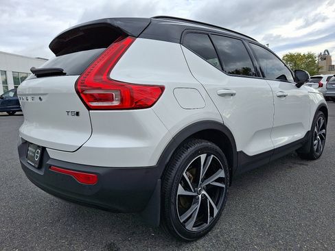 Used 2022 Volvo XC40 T5 R-Design w/ Advanced Package image 6
