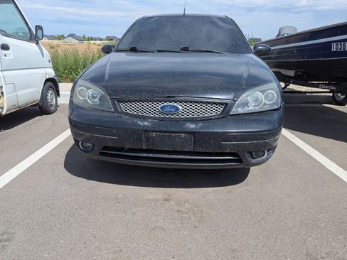 Used 2005 Ford Focus ST FWD image 3