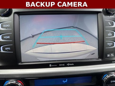 Used 2019 Toyota Highlander XLE image 5