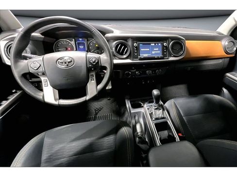 Used 2018 Toyota Tacoma SR5 image 16