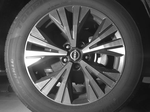 Used 2023 Nissan Rogue SV AWD/4WD image 13
