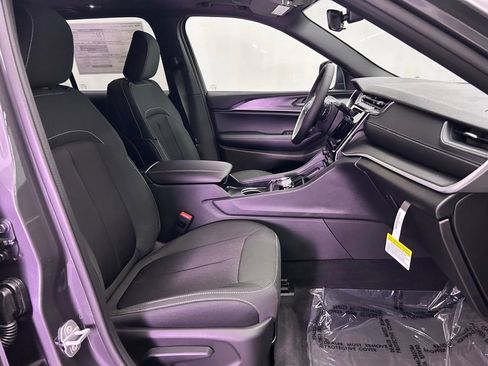 New 2025 Jeep Grand Cherokee Laredo X image 22