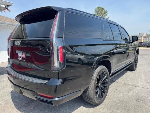 Used 2022 Cadillac Escalade ESV Sport w/ Touring Package image 5