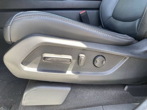 Certified 2025 Honda Pilot Touring image 21