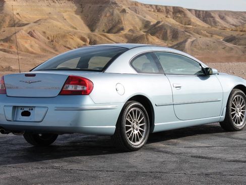 Used 2004 Chrysler Sebring Limited w/ Leather Interior Group FWD image 8