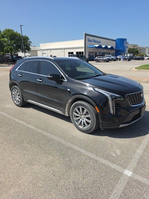 Used 2022 Cadillac XT4 Premium Luxury w/ Technology Package FWD image 5