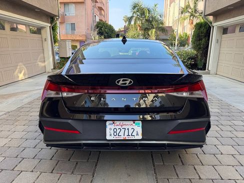 Used 2024 Hyundai Elantra SEL FWD image 31