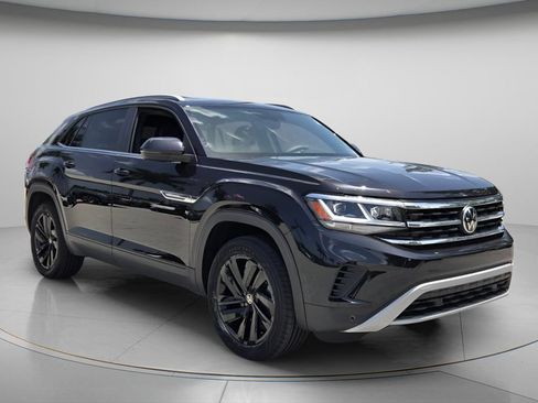 Certified 2022 Volkswagen Atlas Cross Sport SE w/ Black Wheel Package FWD image 9