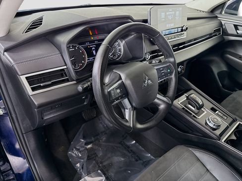 Used 2024 Mitsubishi Outlander SE Black Edition image 23