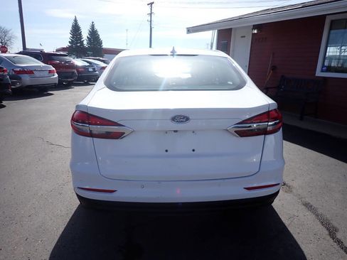 Used 2019 Ford Fusion SE FWD image 5