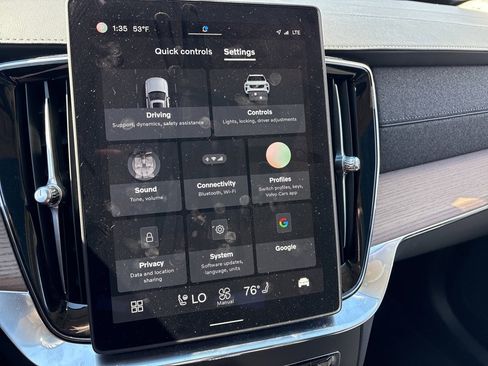 Certified 2025 Volvo XC90 B6 Plus image 21