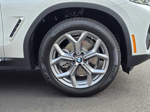 Used 2025 BMW X4 xDrive30i w/ Premium Package image 9