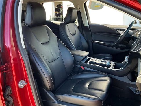 Used 2022 Ford Edge Titanium w/ Equipment Group 301A AWD/4WD image 26