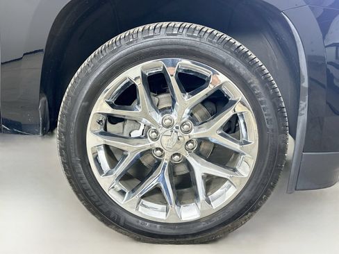 Used 2018 Cadillac Escalade Platinum AWD/4WD image 10