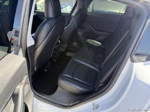 Used 2022 Tesla Model Y Long Range AWD/4WD image 17