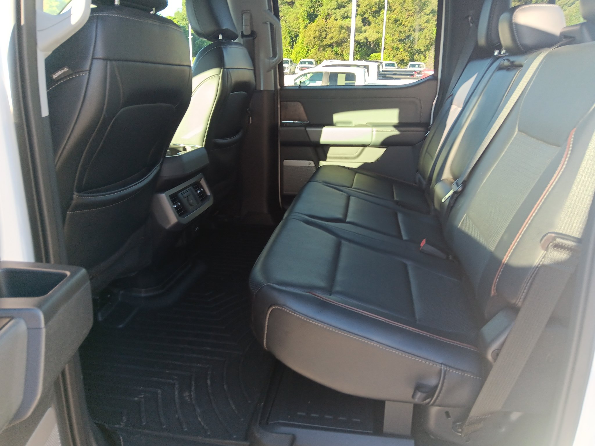 Used 2024 Ford F250 Lariat w/ Lariat Ultimate Package AWD/4WD image 20