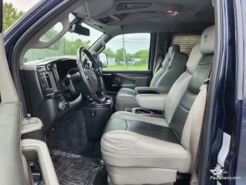 Used 2024 Chevrolet Express 2500 w/ Driver Convenience Package RWD image 39