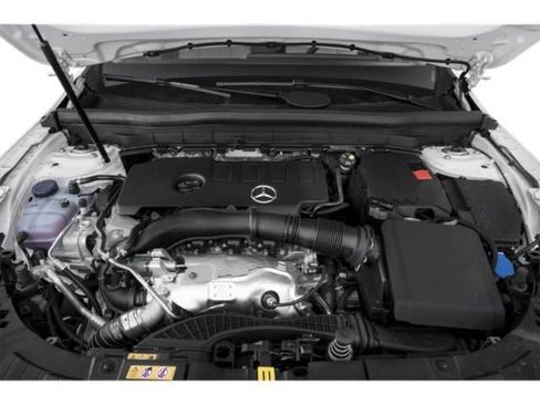 Used 2022 Mercedes-Benz GLB 250 image 13