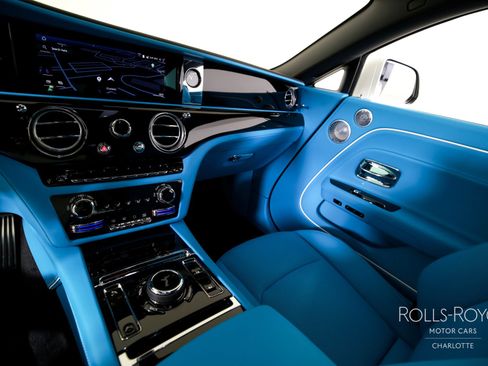 New 2025 Rolls-Royce Spectre w/ Spectre Enhancement Package image 16