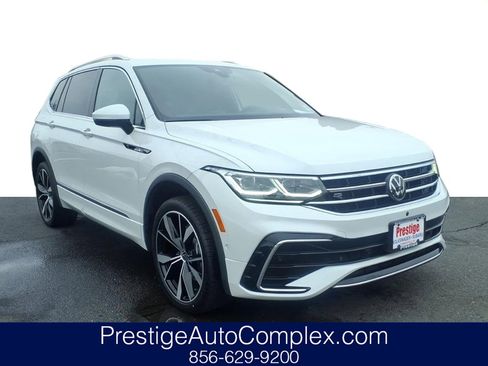 Certified 2022 Volkswagen Tiguan SEL R-Line image 1