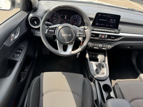 Used 2023 Kia Forte LXS image 7