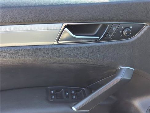 Used 2019 Volkswagen Passat 2.0T Wolfsburg w/ Wheels & Sunroof Package FWD image 3