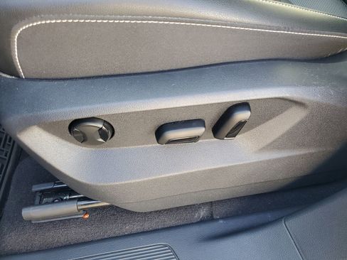 Used 2024 Volkswagen Atlas SE image 7