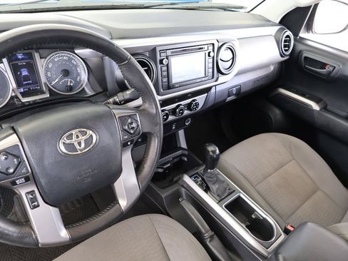 Used 2016 Toyota Tacoma SR5 RWD image 38