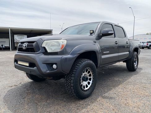 Used 2015 Toyota Tacoma 4x4 Double Cab w/ TRD Sport Package image 2