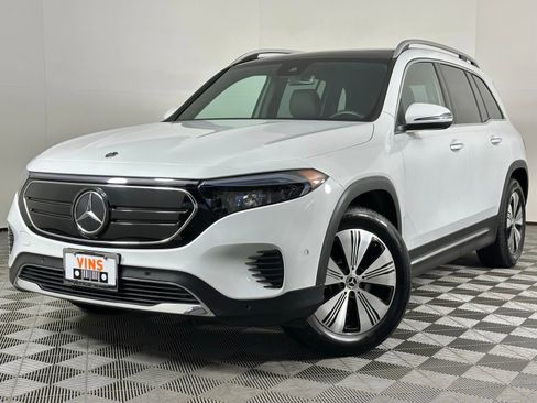 Used 2023 Mercedes-Benz EQB 300 4MATIC w/ Exclusive Package image 38