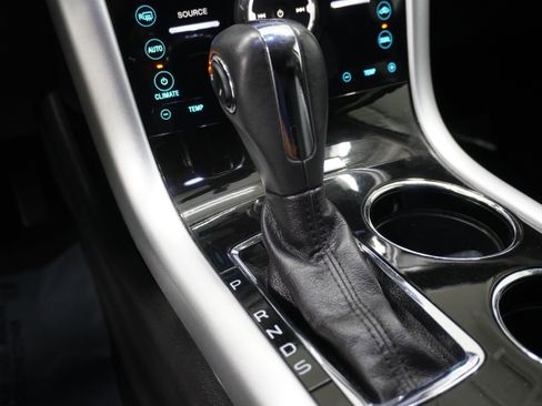 Used 2013 Ford Edge Limited w/ Driver Entry Pkg image 18