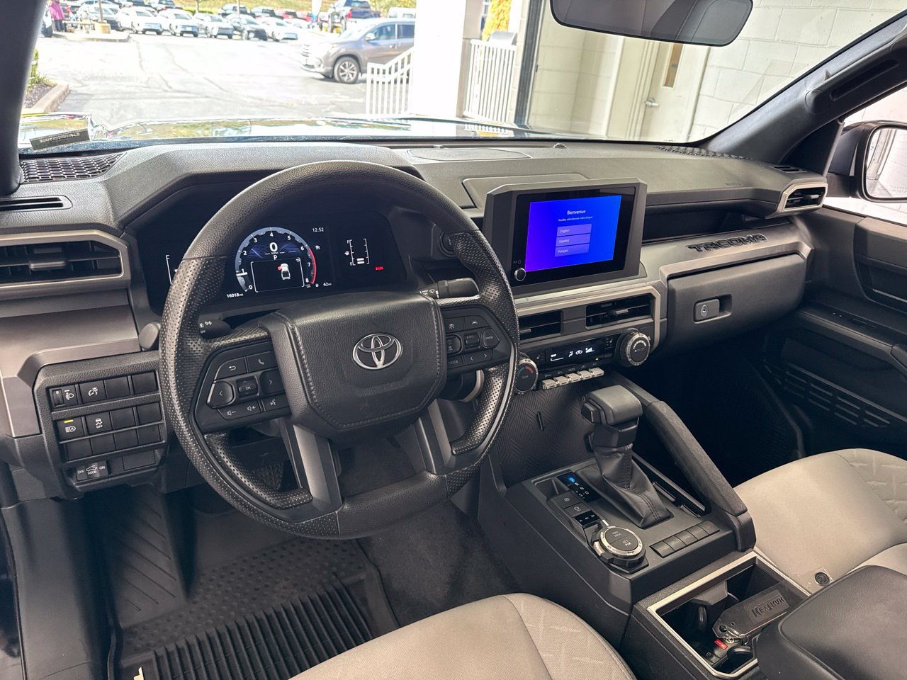 Used 2024 Toyota Tacoma SR5 AWD/4WD image 15