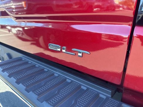 Used 2021 GMC Sierra 1500 SLT w/ SLT Premium Package AWD/4WD image 11