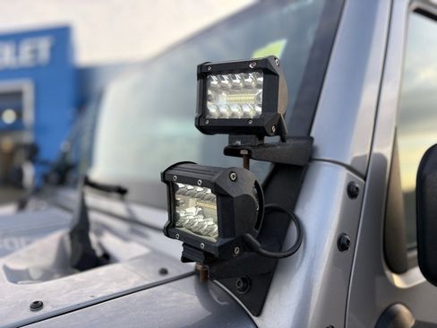 Used 2016 Jeep Wrangler Unlimited Rubicon image 14