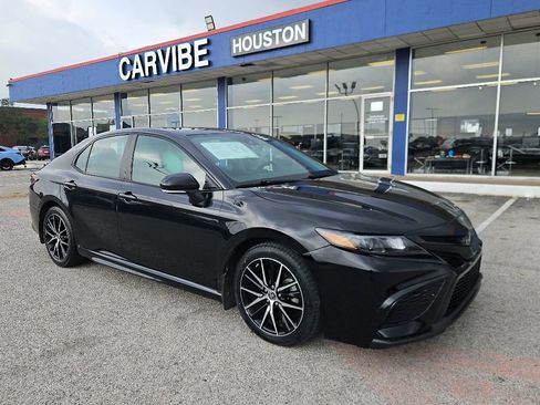 Used 2023 Toyota Camry SE AWD/4WD image 1