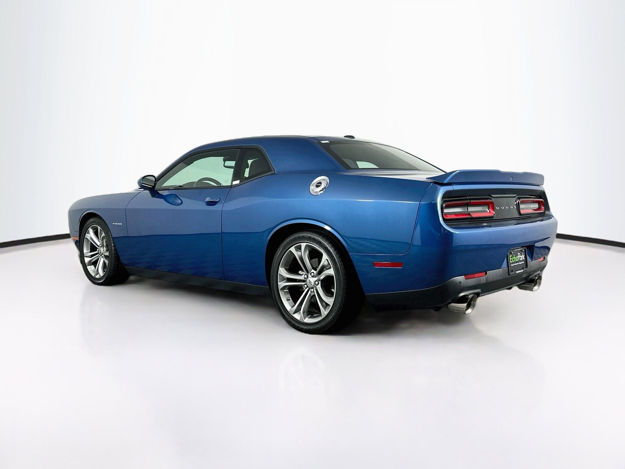 Used 2022 Dodge Challenger R/T RWD image 5