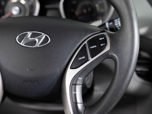 Used 2013 Hyundai Elantra GLS w/ Preferred Pkg image 30