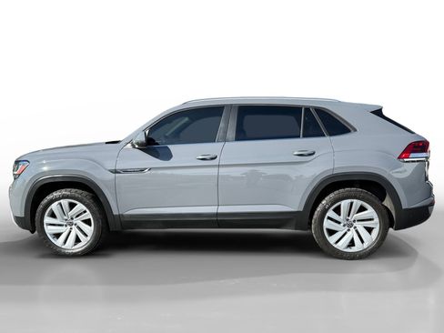 Used 2022 Volkswagen Atlas Cross Sport SE image 2