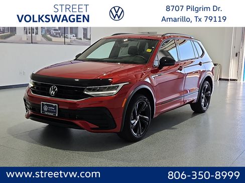 Certified 2024 Volkswagen Tiguan SE R-Line AWD/4WD image 1