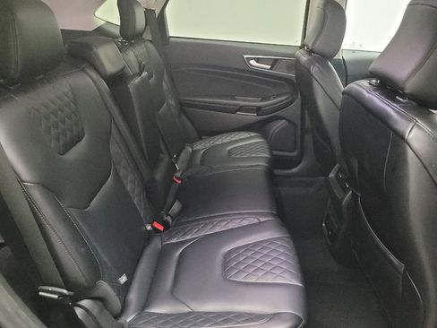 Used 2024 Ford Edge Titanium image 19