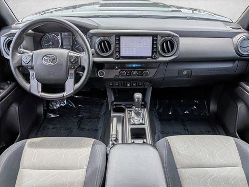 Used 2022 Toyota Tacoma TRD Sport w/ Technology Package RWD image 17