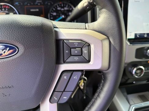 Used 2022 Ford F250 Lariat w/ Tremor Off-Road Package AWD/4WD image 14