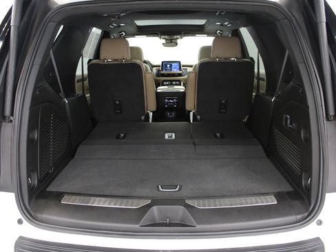 Used 2023 Chevrolet Tahoe Premier image 10