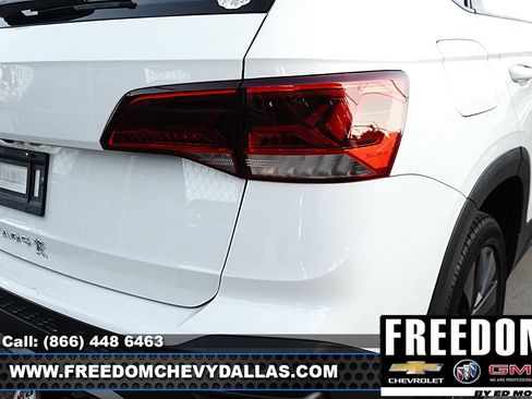 Used 2023 Volkswagen Taos S FWD image 9