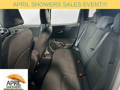 Used 2021 Jeep Renegade Latitude w/ Luxury Group I image 14