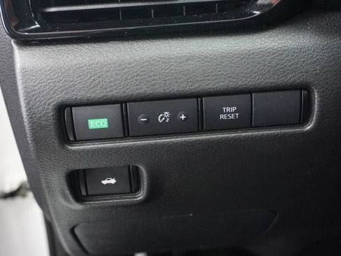 Used 2024 Nissan Sentra SV FWD image 8