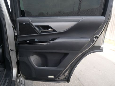 Used 2023 Lexus LX 600 F Sport image 11