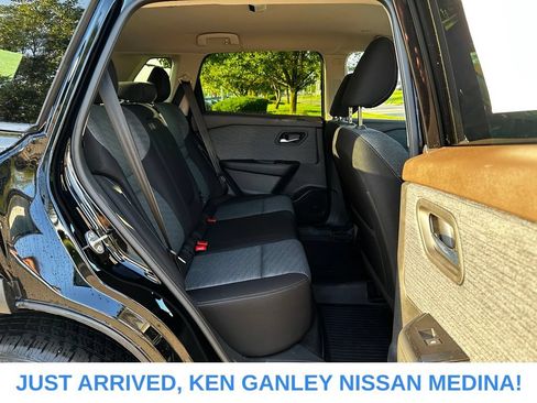 Certified 2023 Nissan Rogue SV AWD/4WD image 18