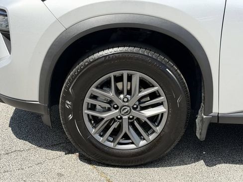 Used 2025 Nissan Rogue S FWD image 27